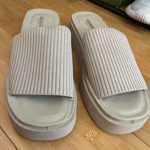 Cute and comfy sandals!